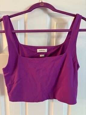 Aritzia/ Babaton Vibrant Purple Scoop Crop Tank